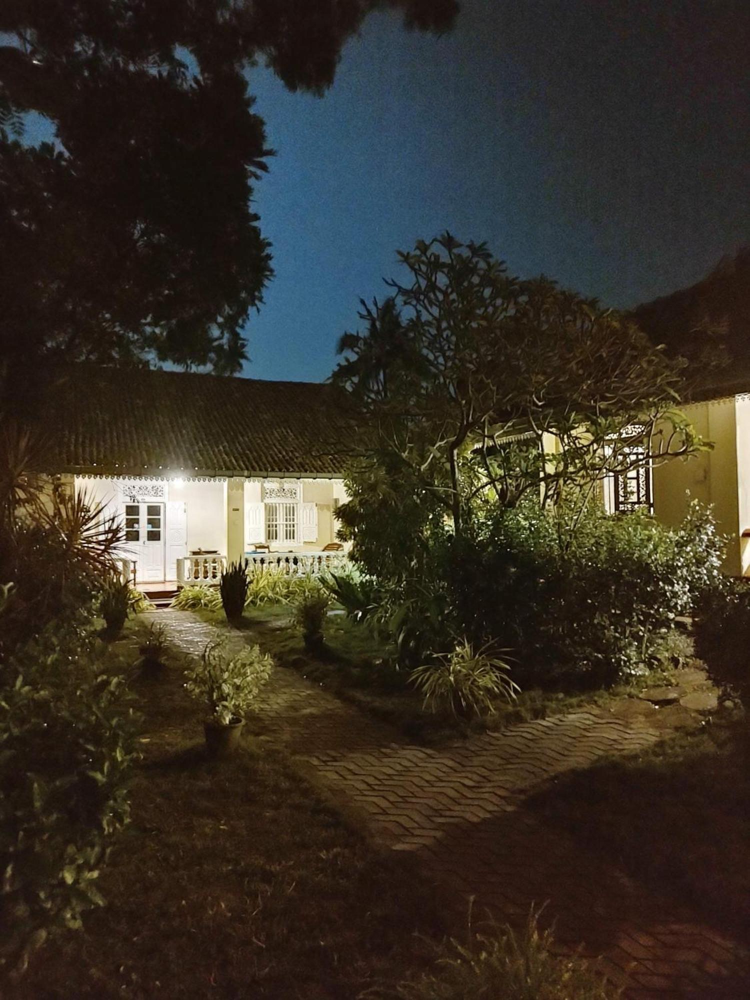 Top Of The Hill Guesthouse Weligama Eksteriør bilde
